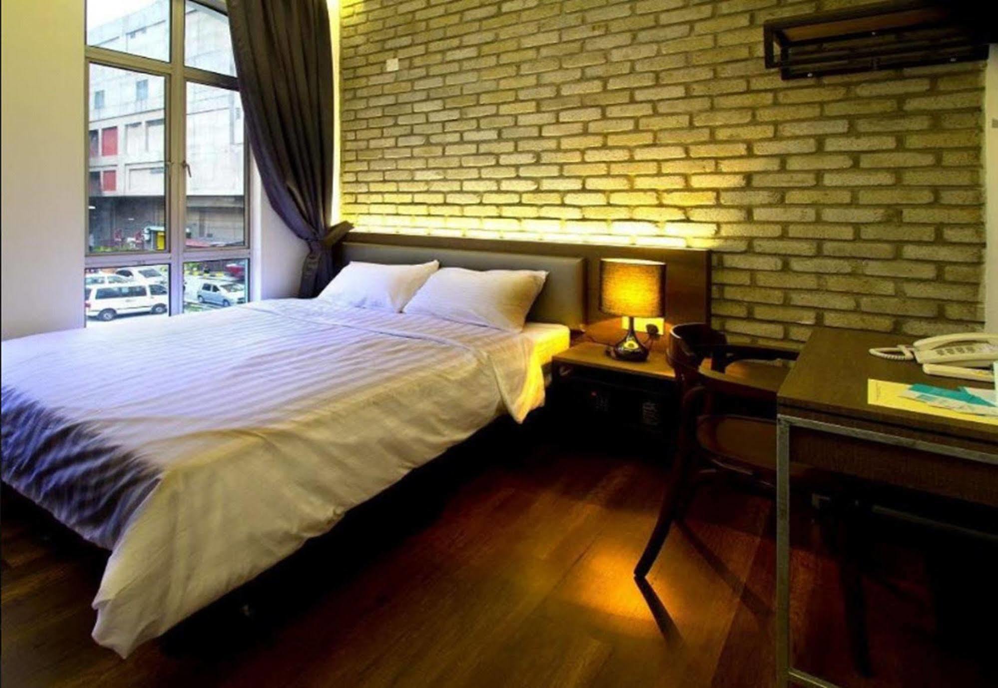 Oyo 127 The Reeds Hotel Kuala Lumpur Exterior photo