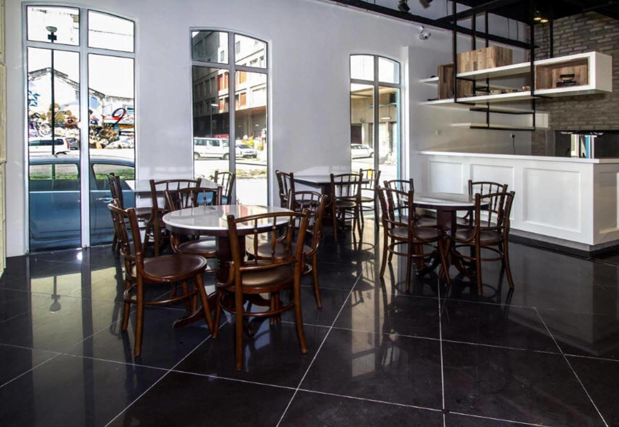 Oyo 127 The Reeds Hotel Kuala Lumpur Exterior photo