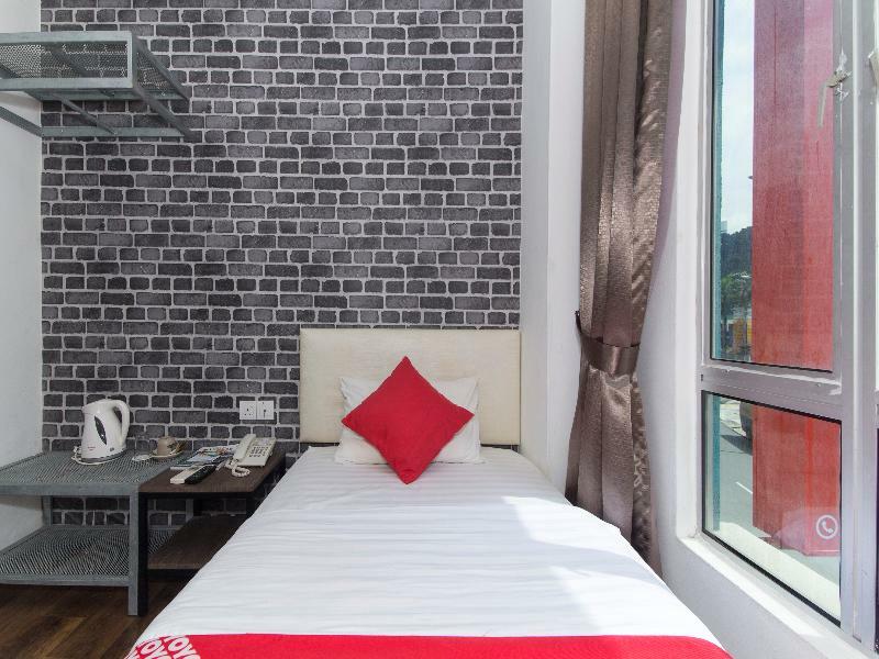 Oyo 127 The Reeds Hotel Kuala Lumpur Exterior photo